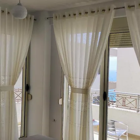 Apartment Pilot 2 *